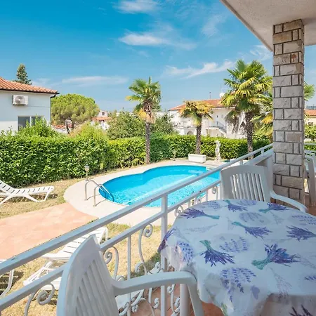 Dolce With Pool And Bbq Apartment Porec